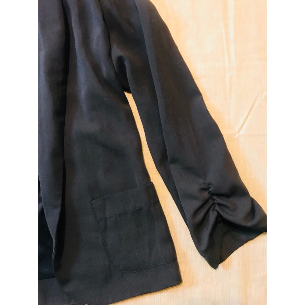 Blazer - Picture 3 of 3